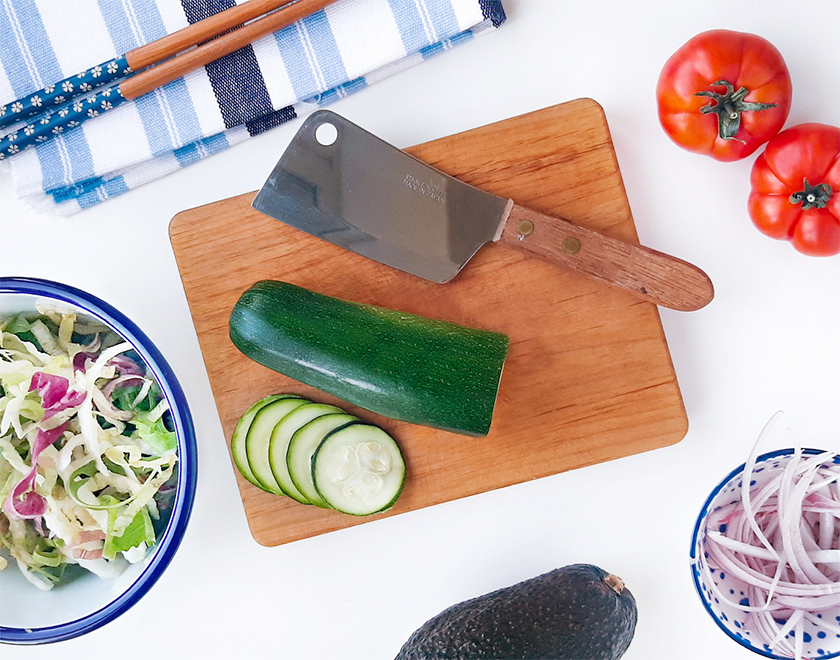 Ingredienti poke bowl con polpette di vitello