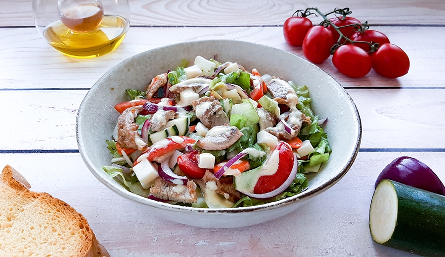 Insalata golosa con straccetti di vitello alla griglia