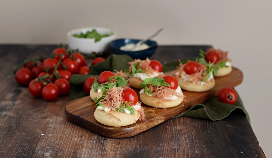 Focaccine estive con insalata di carne