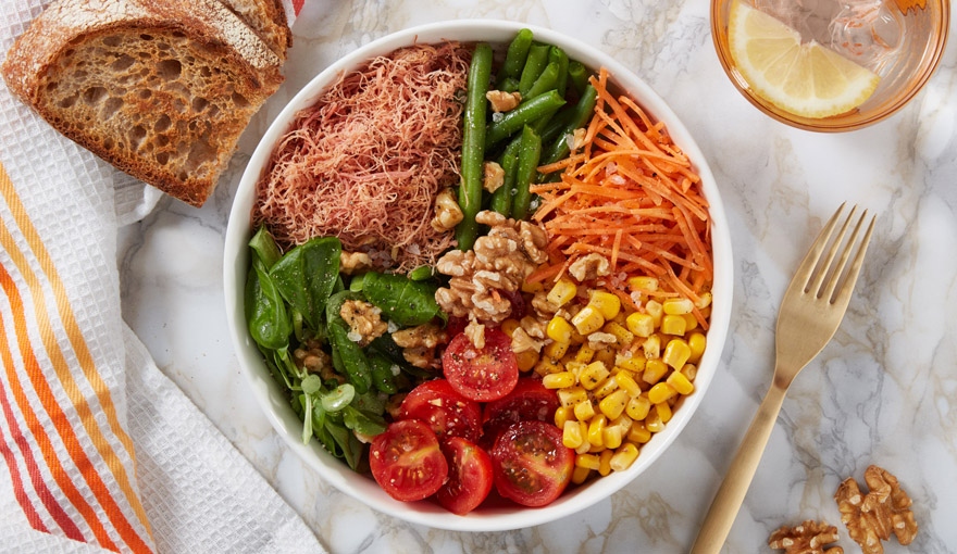 Rainbow Bowl con insalata di carne