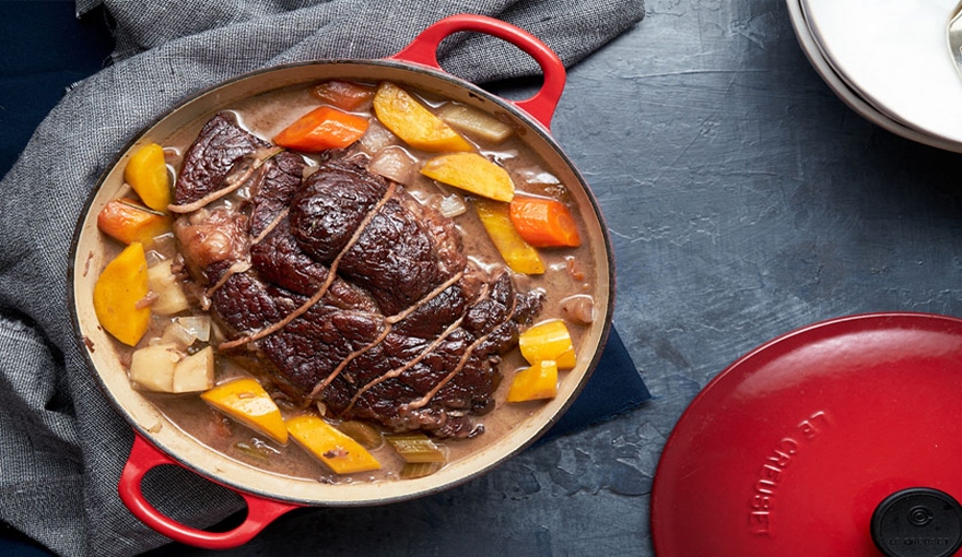 Come cuocere la carne: padella, teglia o cocotte?