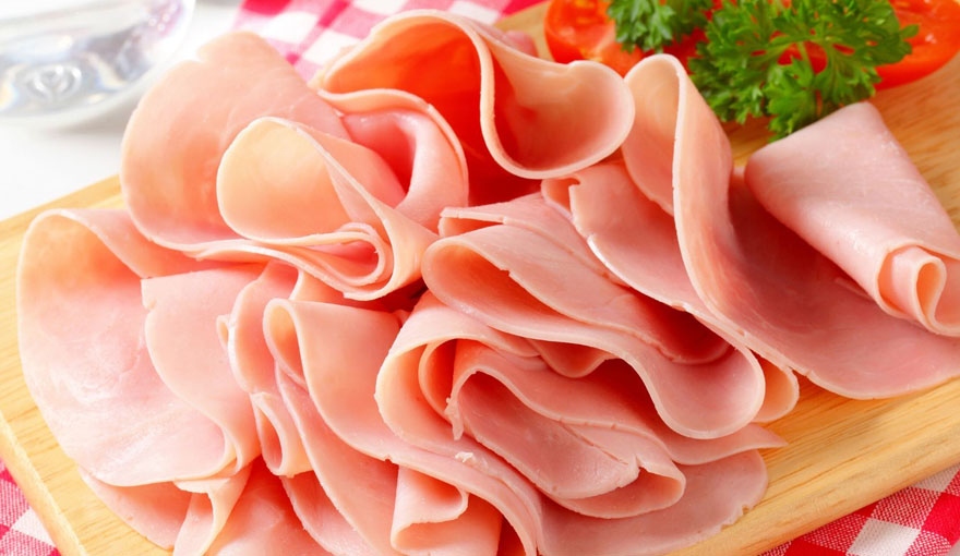 Le differenze tra prosciutto di vitello e prosciutto cotto