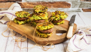 Mini hamburger con rosti di zucchine e patate