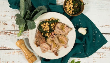 Arrosto rustico con crostoni di cavolo nero e ceci