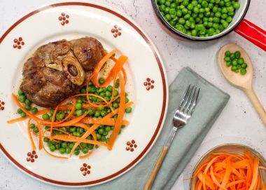 Ossobuco con piselli e carote