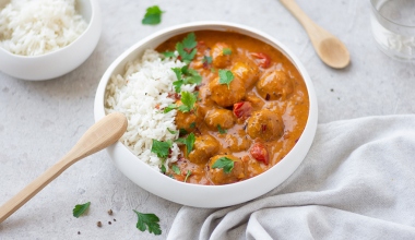 Curry di polpette di vitello con riso basmati