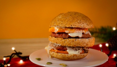 Mini panettone con hamburger, zucca e crema di gorgonzola