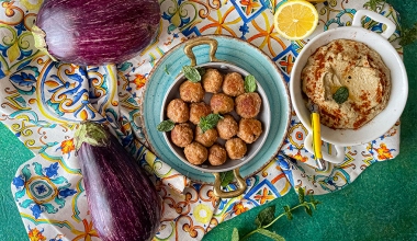 Polpette di vitello con crema di melanzane e menta